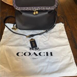 Coach Exotic 1941 Rider 24 Kisslock
